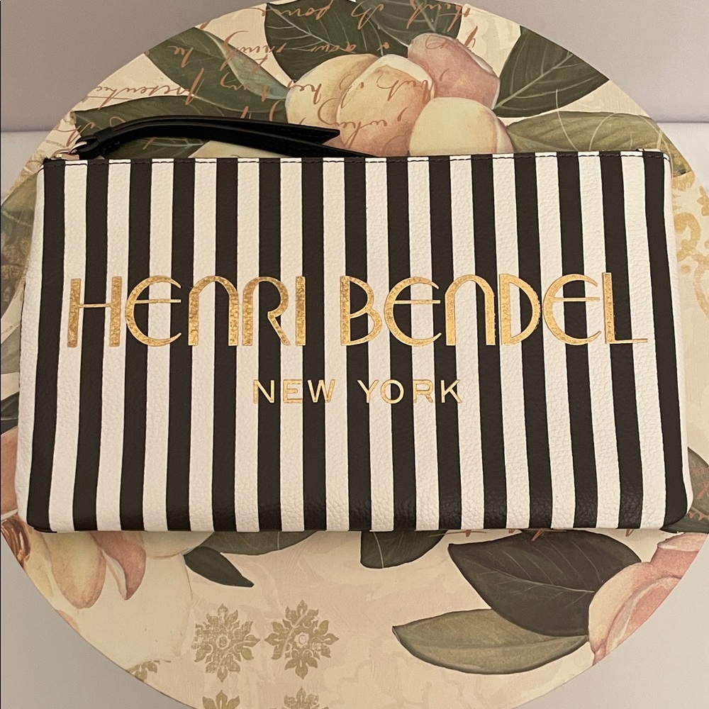 Brand New with Tags Henri Bendel Wristlet/Clutch